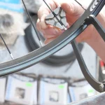 Jak poprawnie centrować koła rowerowe ?