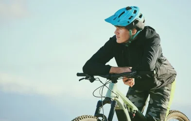 Jaką kurtkę na rower wybrać? Cenne porady